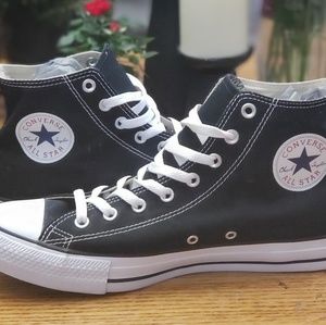 Converse Allstars Chuck Taylors Black Like New!